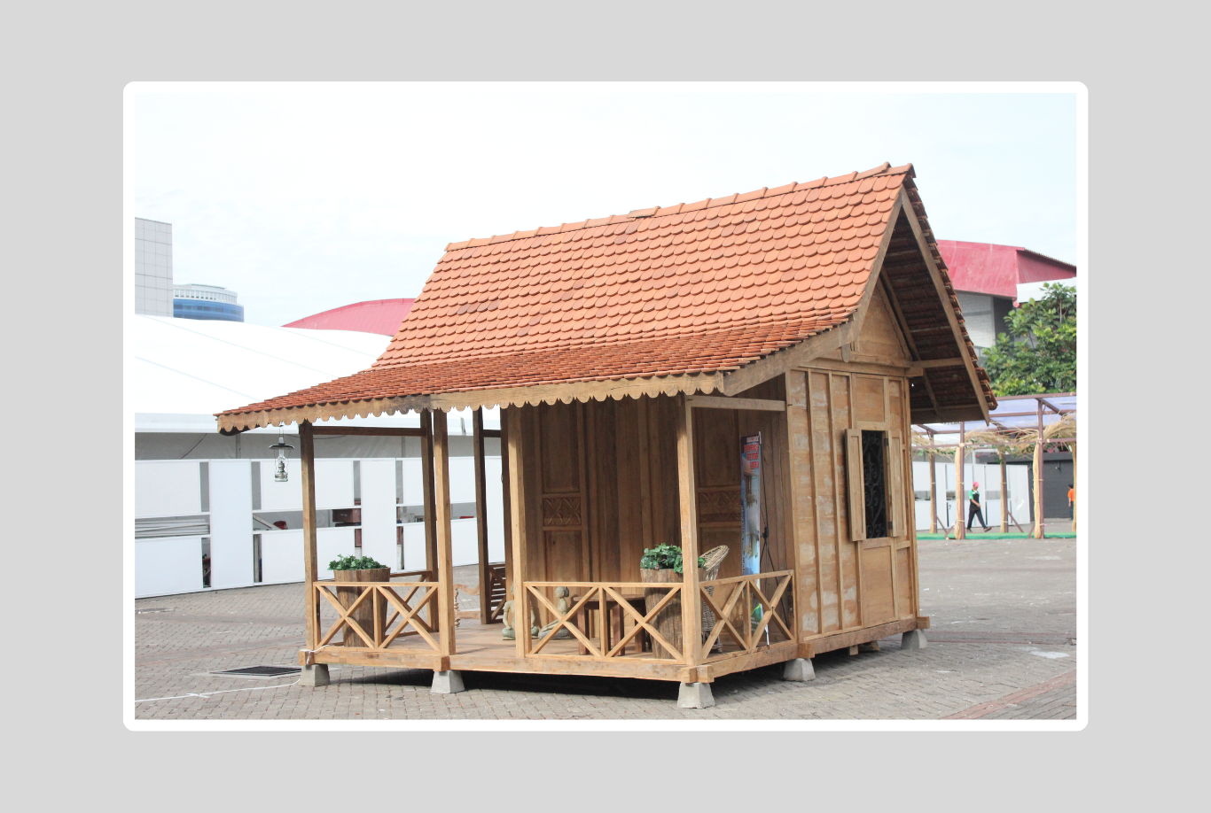 Teak-furniture-reclaimed-teak-chair-recycle-teak-from-indonesia-jepara-blora-sjp-antiek-saranajatiperkasa-old-furniture-bench-table-coffe-table-cabinet-cheap-price-high-quality